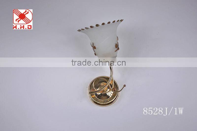 Cheap wall lamp with glass cover in zhongshan