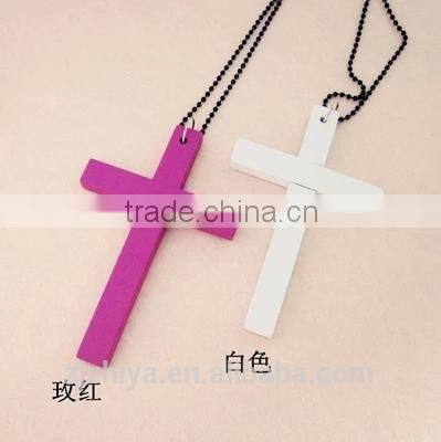 New fashion colorful small wood crucifix