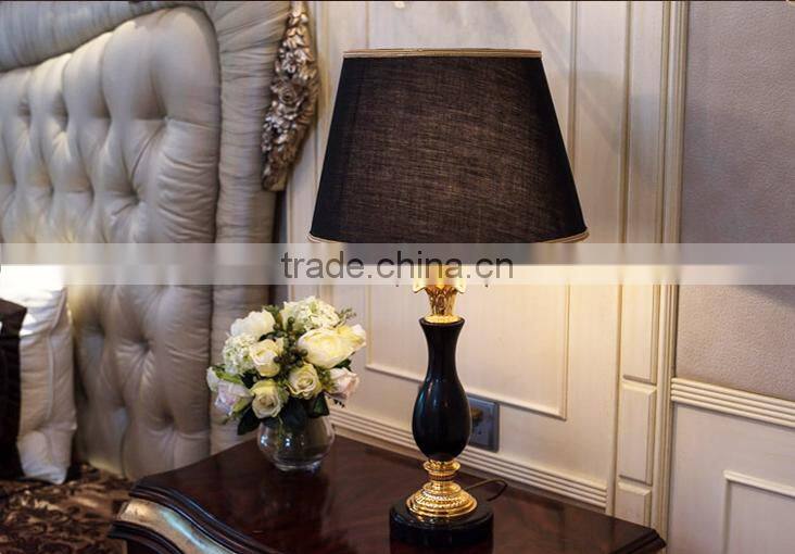 Concise design black color marble body table lamp