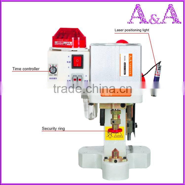 Automatic Plastic Snap Button Attaching Machine
