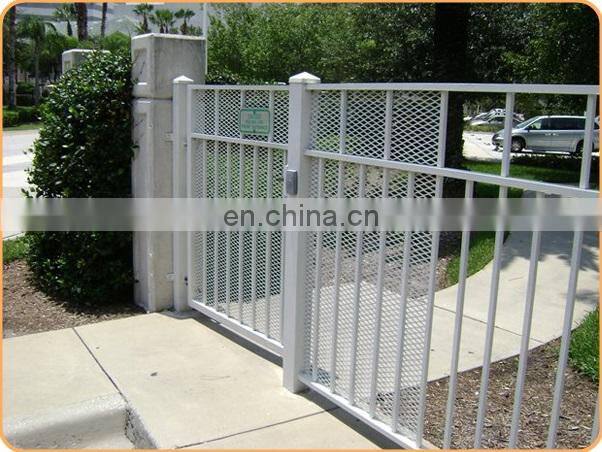 Plastic coated low carbon steel expanded metal lath for protection and barriers