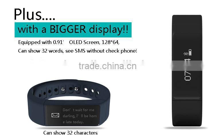 BT4.0 Touch Screen Intelligent Bracelet with 32 characters showing one time