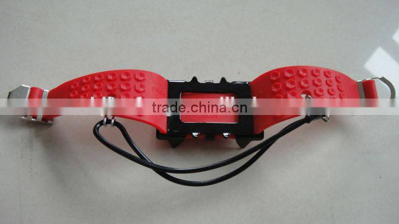 A pair of shoe chain ice spike cleats with Pouch & 1 Carabiner