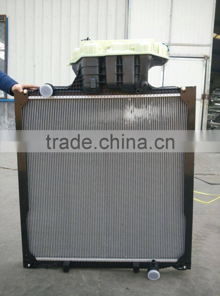 New design heavy duty truck radiator for volvo made in China
