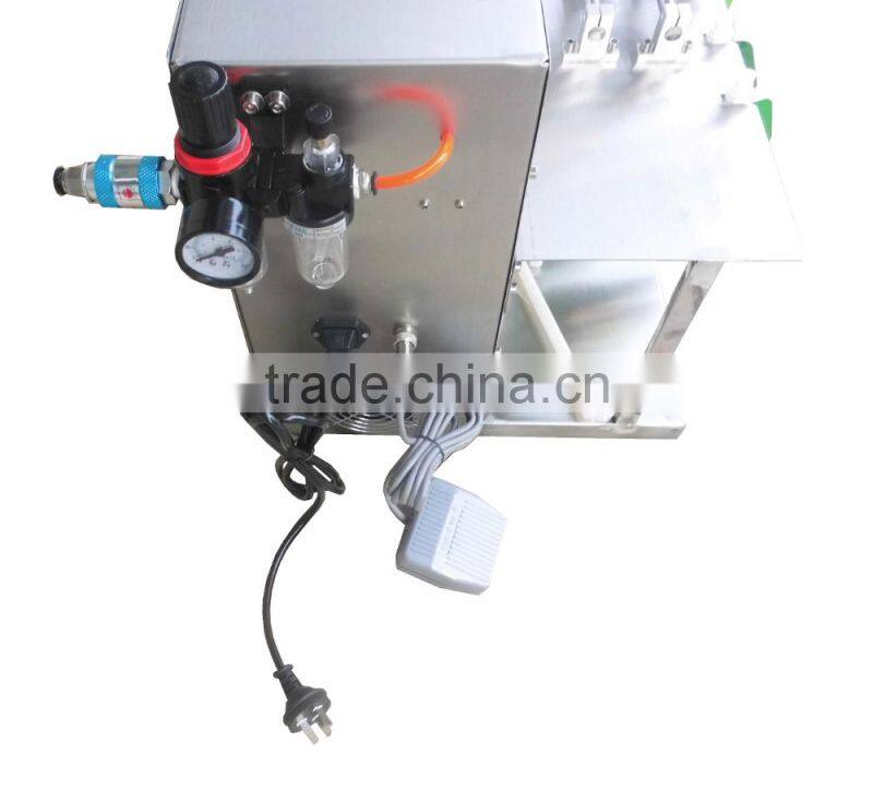 Electric Digital Control 6L Flow Rate 3 Nozzles Spout Bag Filling Machine For Spice Water