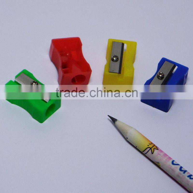 Mini plastic one hole manual colored cheap pencil sharpener