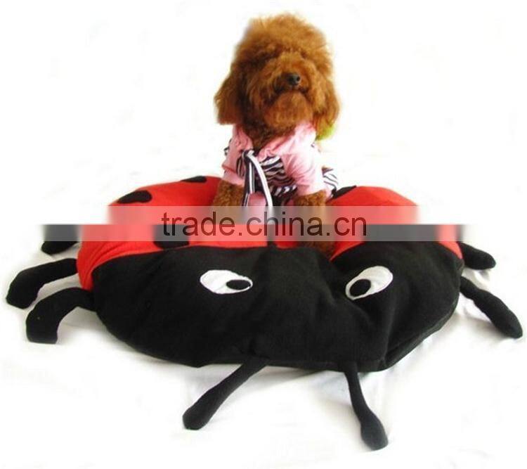Luxury pet dog beds pet product supplies cute ladybug shape kennel decorative dog kennels