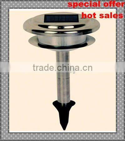 Outdoor solar lawn light