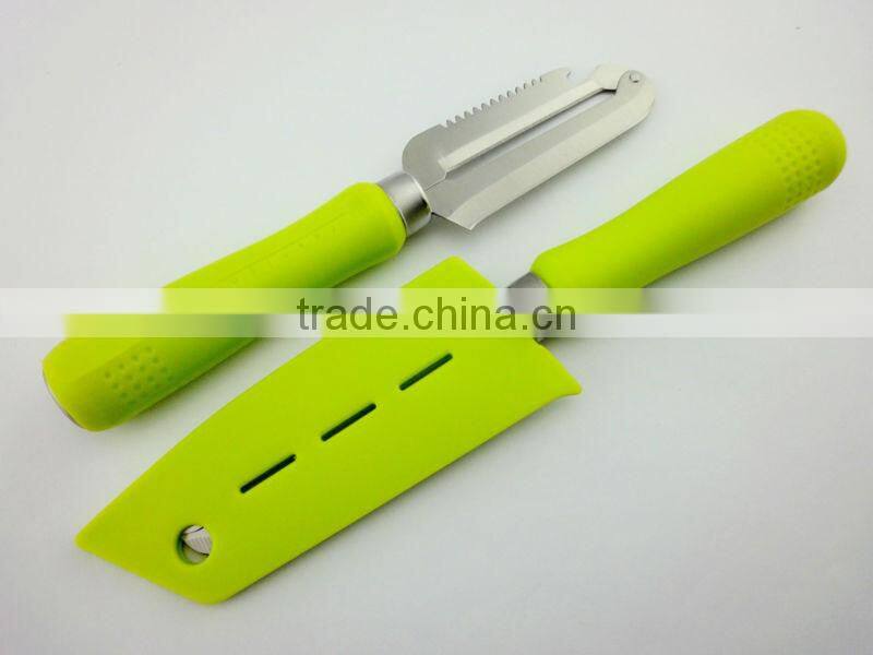 P054 3 in 1multi perpose with cover safe vegetable peeler in small size