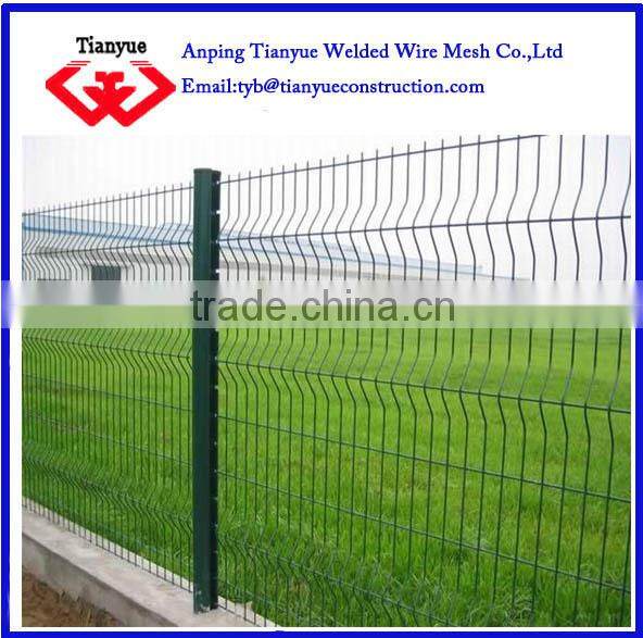 strengthen grid Triangle bending wire mesh fence(factory)