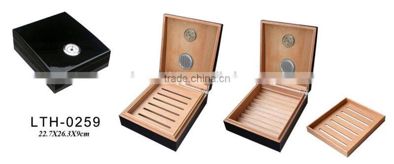 Custom Spanish cedar travel cigar case