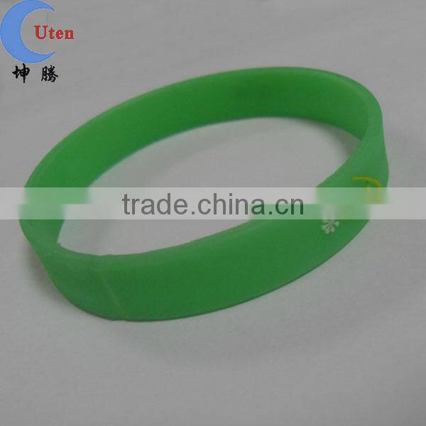 Green glowing in dark silicone bracelet