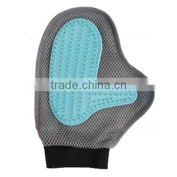 Wonderful Dog Pet Grooming Glove