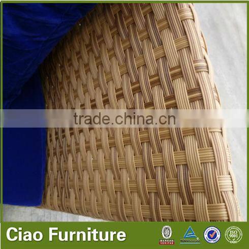 round clear glass on top rattan table set