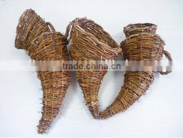 RH-YF22 Thanksgiving decorattan cornucopia horn shape wall hanging flower rattan basket