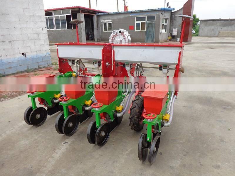 4 rows air suction precision corn seeder