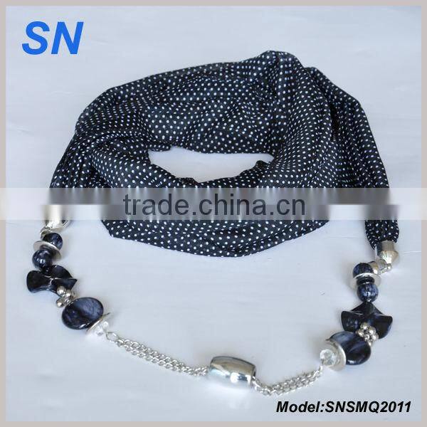 Beads chain pendant scarf color texture design scarf