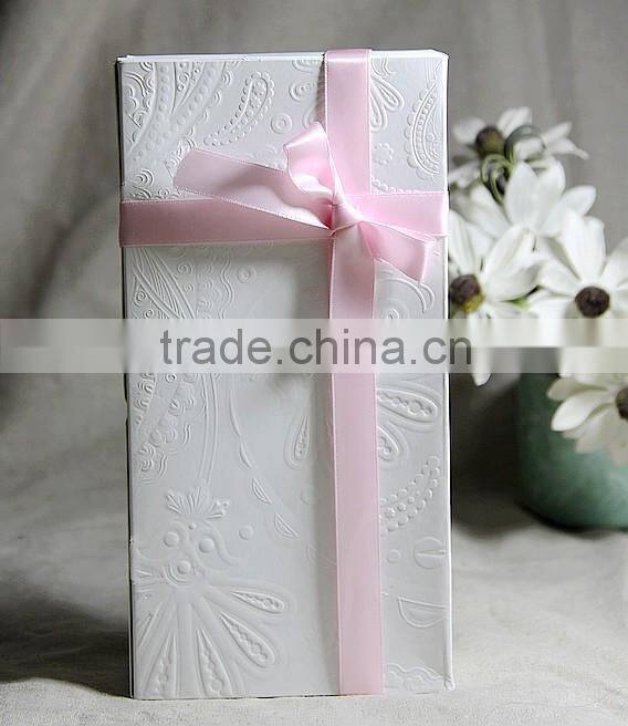 White papercard decorative bowknot printing color gift box with design logo made in China