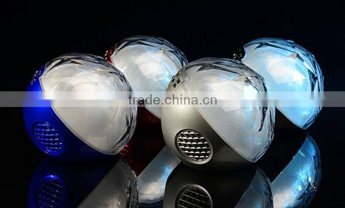 Q8 mini wireless bluetooth speaker portable speaker with fm radio