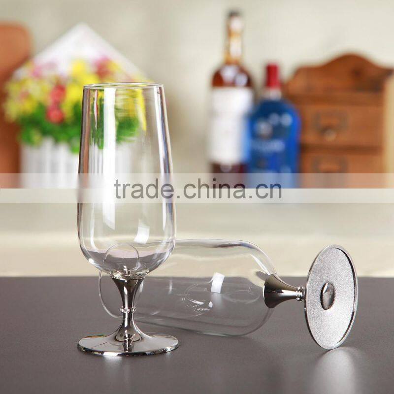 Clear handmade beer drinking glass set with metal stand