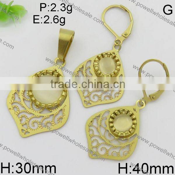 Good quality classic style 18k gold filled jewelry set with creamy-white stone