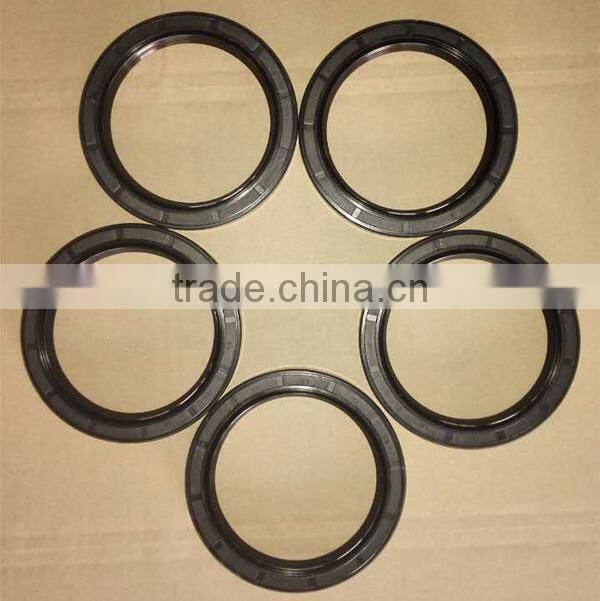 Agriculture tractor engine oil seal for crankshaft with groove