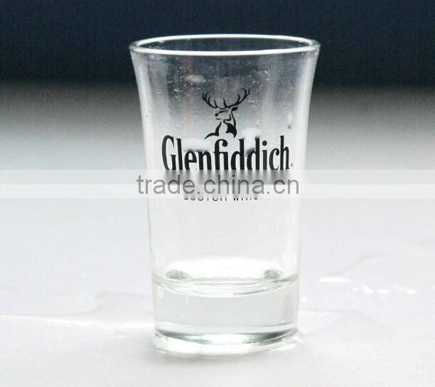 Cocktail dessert shot glass welcomed