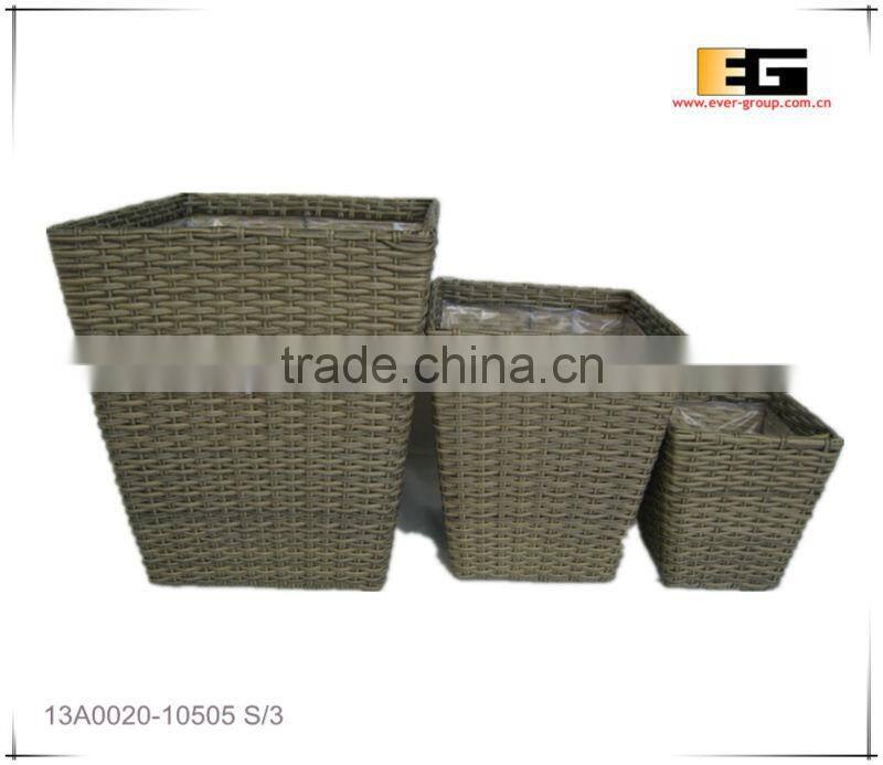 Plastic/PE rattan square with liner flower planter