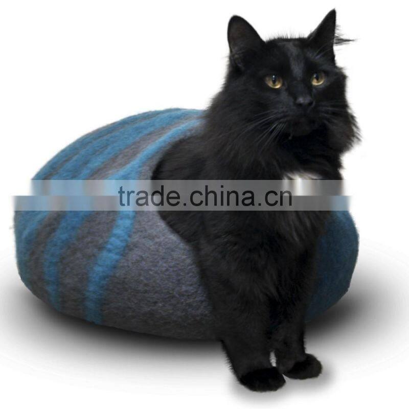Cat Bed / Cat Cave - Hand Crafted. 100% Seamless Natural Wool, Chemical Free, Machine-washable