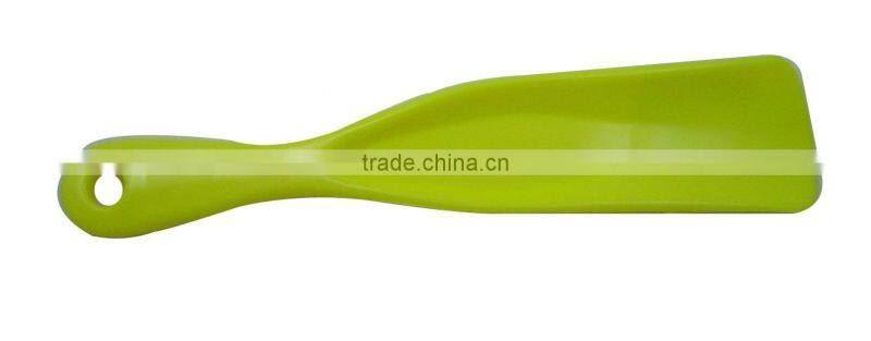 Poly bag single package green short plastic shoe horn