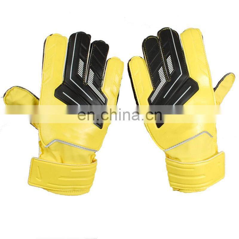 professional customized design high quality soccer football goalkeeper gloves