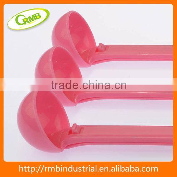 multifunction scoop with sealing clip