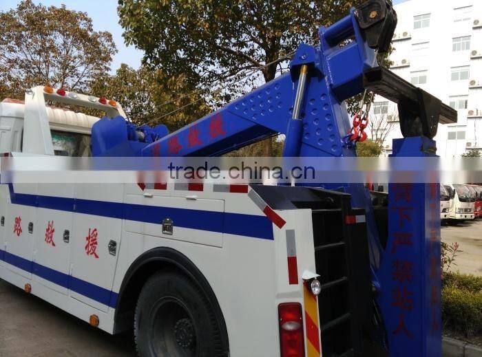 high cost performance dongfeng heavy duty wrecker truck