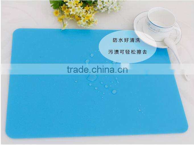 Non-stick and heat resisitant silicone placemat for dining