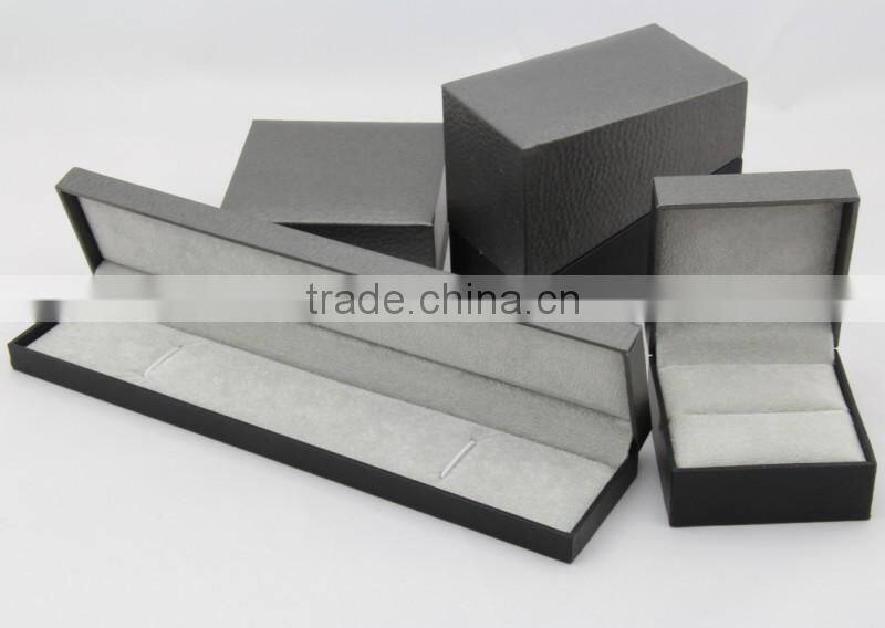 Custom paper jewelry packaging box of bracelet box / ring box / necklace box