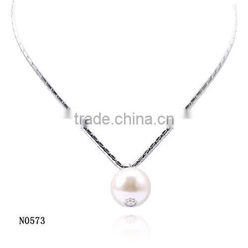 Latest beautiful wholesale silver chain big pearl classical style elegant necklace