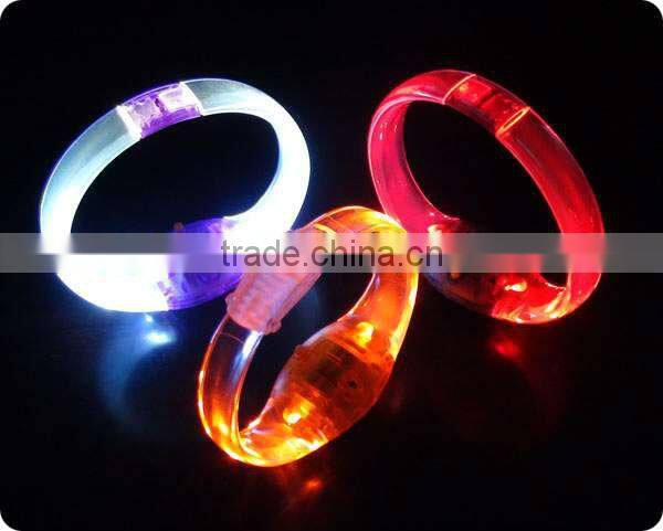 New material flashing LED bracelet, plastic bangles, plastic wristband