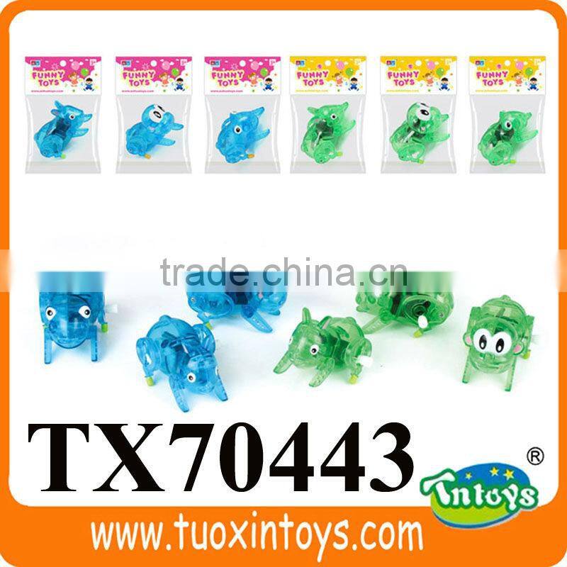TX70440 plastic small wind up toy car