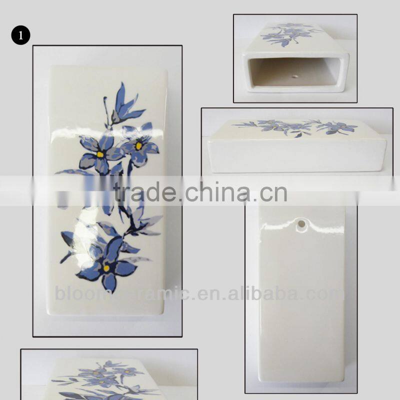 Ceramic humidifier with metal "S" hook