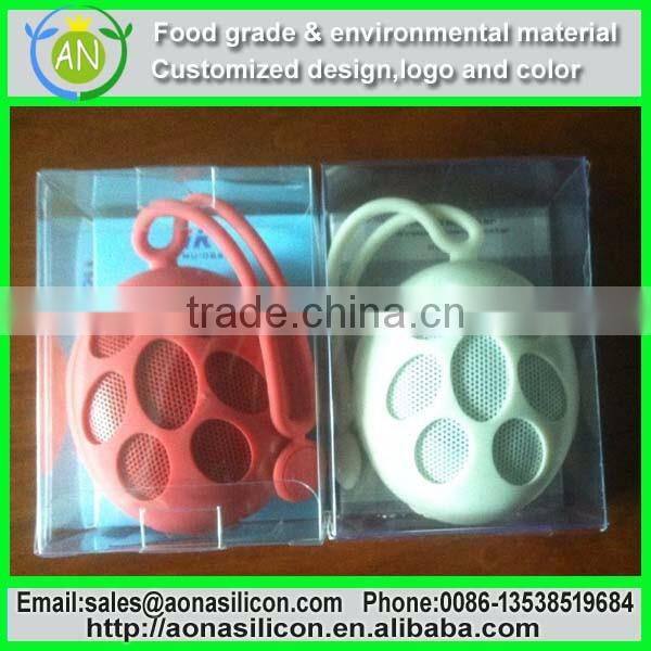 plastic speaker with protable silicone handle and cover