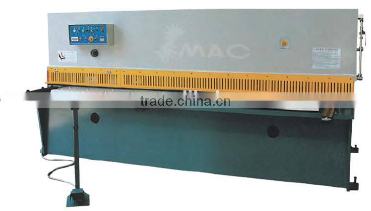 Hydraulic metal swing shear