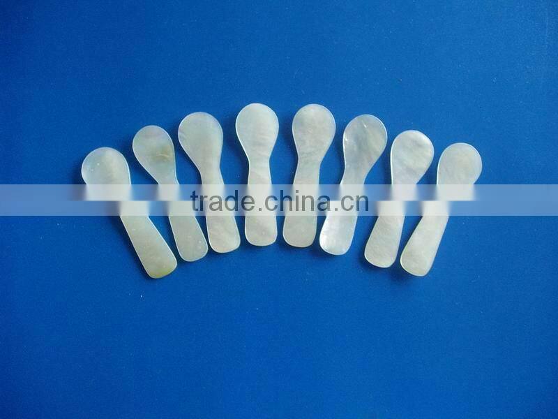 natural shell mother pearl spoon for tasting caviar