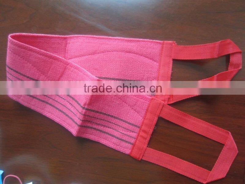 Body sisal exfoliating mitts to clean the dead skin