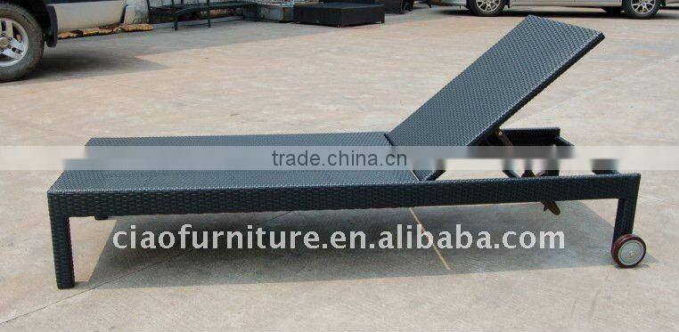 Hot sell black wicker lounger with wheels bathtub lounge chair