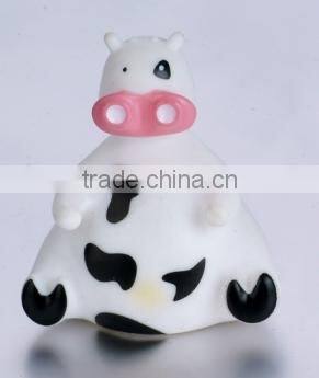 Eco-friendly PVC dolphin shape bath floating animal toy for babies