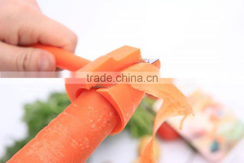 tri-blade plastic spiral vegetable slicer/plastic carrot peeler/slicer
