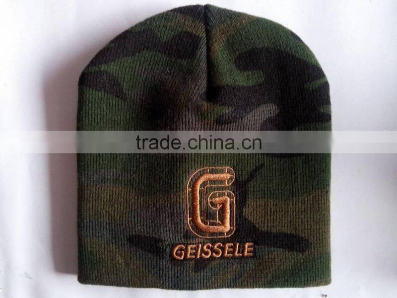 Custom camo printing knitted hats with 3d embroidery winter hat