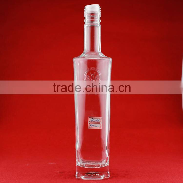 Excellent quality glass liquor bottles new glass spirit bottle 700ml shape empty glass bottle