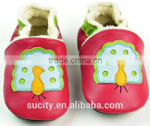 2014 newest soft sole child leather shoe with peacock pattern