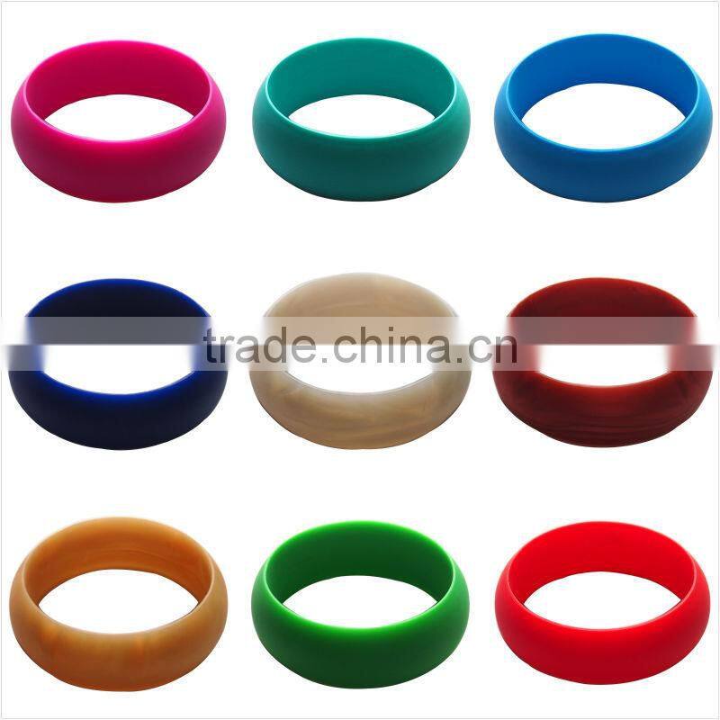 Fashion young lady's bangle and baby silicone bracelet with metal clasp